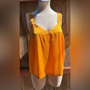 Floreat. Gold. Size M.